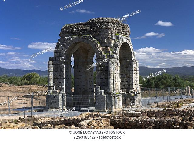 Roman ruins of Caparra, Arch cuadrifronte, Via de la Plata, Guijo de Granadilla, Caceres province, Region of Extremadura, Spain, Europe