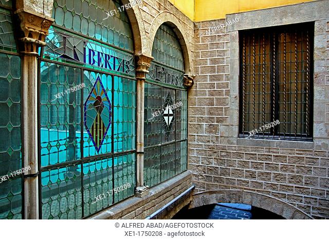 stained glass, gothic mansion, s XV, Building Centre Excursionista de Catalunya, Barcelona, Catalonia, Spain