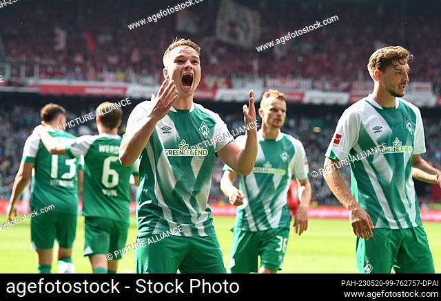 20 May 2023, Bremen: Soccer: Bundesliga, Werder Bremen - 1. FC Köln, 33. matchday, wohninvest Weserstadion. Werder's Niklas Schmidt celebrates the goal to make...