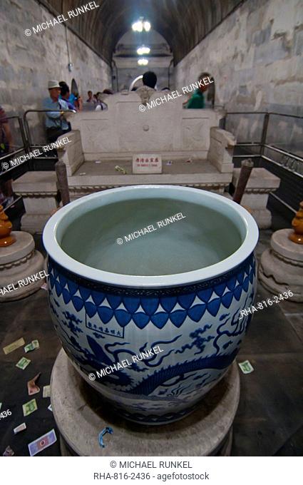 Huge pot inside the Ming Tombs, UNESCO World Heritage Site, Bejing, China, Asia