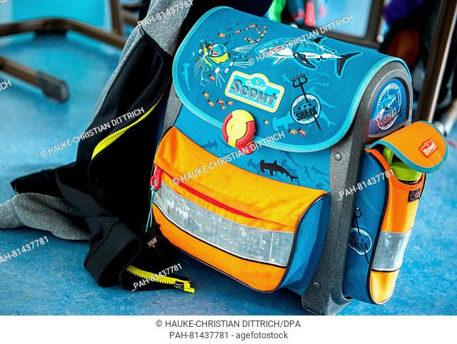 Scout label school bag placed in classroom in Johanna-Friesen basic school, Hanover, Lower Saxony, pictured on 22nd June 2016. | usage worldwide