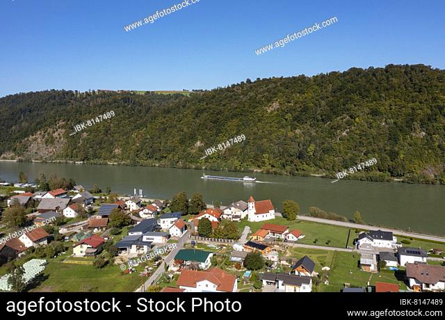 Drone image, village of Kasten an der Donau, Danube Valley, Innviertel, Upper Austria, Austria, Europe