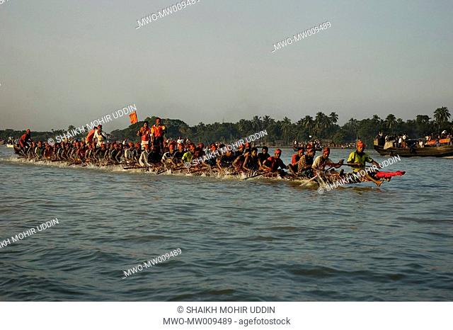 Boat Race Is A Very Popular Traditional Sports in Rural districts The race is held on the river of Rupsha khulna It's a oceasonal day It is our tradotional...
