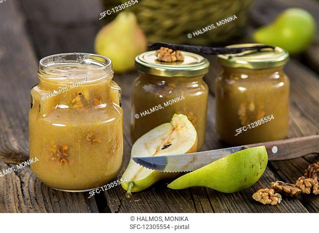 Pear jam with walnuts and vanilla