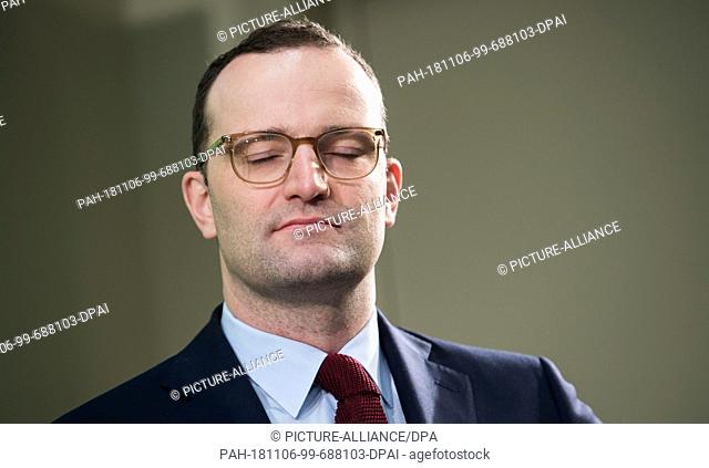 06 November 2018, Berlin: Jens Spahn (CDU), Federal Minister of Health, is at a press conference with Federal Minister of Agriculture Klöckner on the occasion...