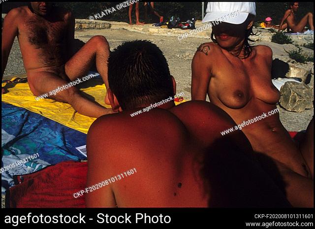Croatia, Istria, Rovinj, 08.2004. Italian tourists in Monsena naturist resort. Photo CTK/Grzegorz Klatka