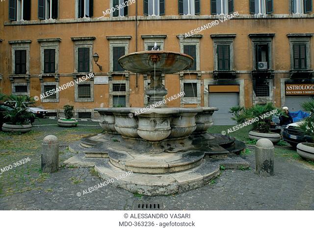 Fountain in Piazza delle Cinque Scole, by Gucci Pietro, Della Porta Giacomo, 1591, 16th Century, . Italy; Lazio; Rome; Piazza delle Cinque Scole;