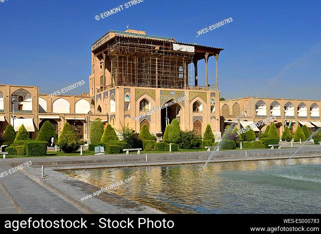 Iran, Isfahan Province, Isfahan, Ali Qapu palace at Meidan-e Emam, Naqsh-e Jahan, Imam Square