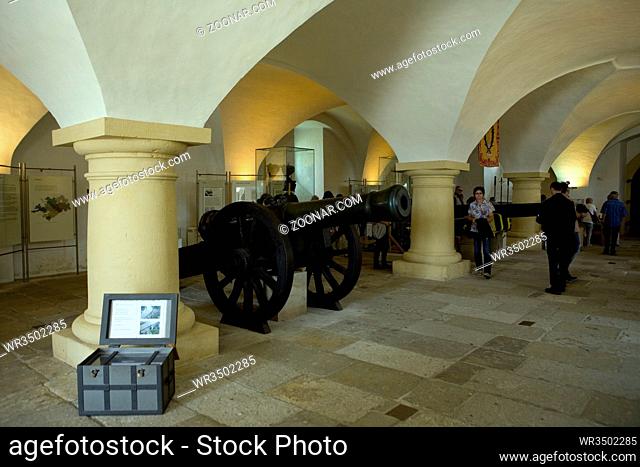 historische Kanonen im alten Zeughaus, Festung Königstein, Sachsen, Deutschland