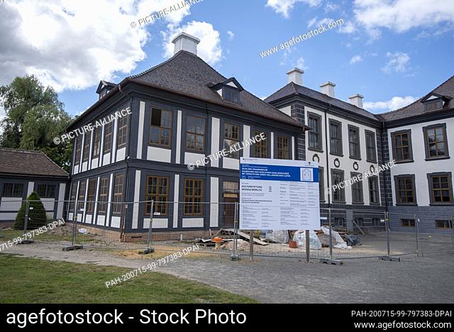 07 July 2020, Saxony-Anhalt, Oranienbaum: The southern Kavalierhaus in the baroque Oranienbaum Palace is currently being renovated