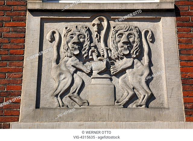 D-Meppen, Ems, Hase, Hase Valley, Emsland, Lower Saxony, Old Town Pharmacy, relief at the entrance portal, lions - Meppen, Niedersachsen, Germany, 05/08/2009