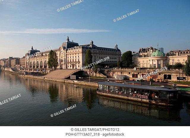 France, Region Ile de France, Paris 7e arrondissement, quai Anatole France, musee d'Orsay, depuis la passerelle de Solferino Photo Gilles Targat