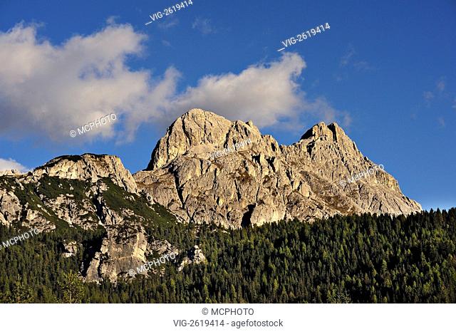 Evening light on the Lagazuoi peaks from Punt de Sciare in the Dolomite region of northern Italy. - Dolomites, N. Italy, 01/01/2011