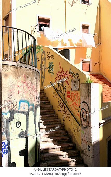 portugal, lisbonne, lisboa, signes de ville , bairro alto, place, detail quartier, senior Date : septembre 2011 Photo Gilles Targat