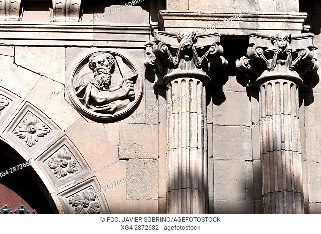 Detalle de la portada de la iglesia de San Martín de Tours. Salamanca. Castilla-León. España. Europa