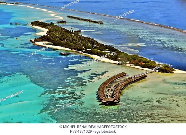 Indian Ocean, Maldives, South Ari Atoll, Dhidhoofinolhu, Diva Resort, Naiad, aerial vie