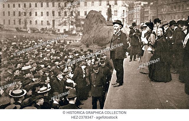 Keir Hardie addressing the first women's suffrage demonstration, Trafalgar Square, London, 19 May 1906. Hardie (1856-1915) was a Scottish trade unionist and...