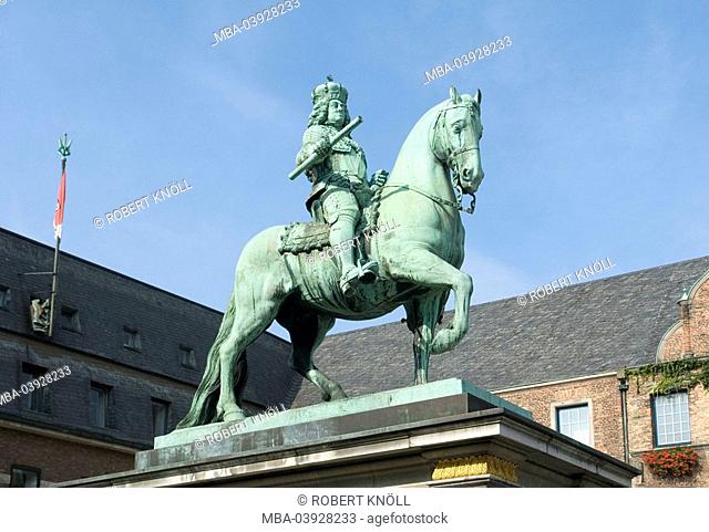 Germany, North Rhine-Westphalia, Düsseldorf, castle-place, rider-statue Jan Wellem, city, sight, buildings, architecture, monument, statue, elector, duke
