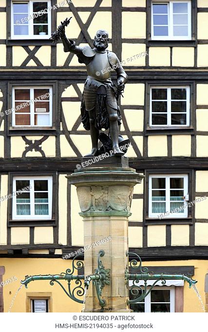 France, Haut Rhin, route des Vins d'Alsace, Colmar, fountain by Bartholdi dedicated to Lazare de Schwendi and half timbered house on Place de l'Ancienne Douane...
