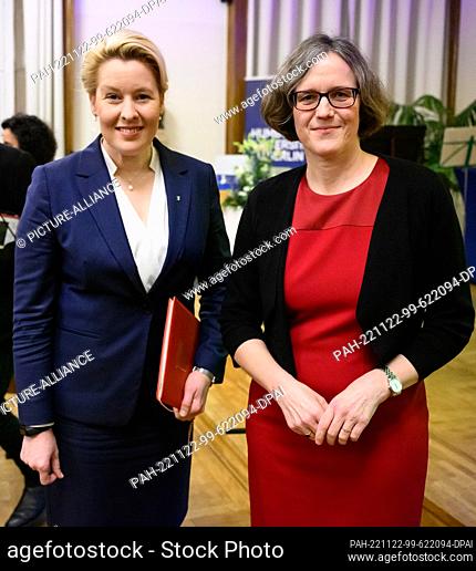 22 November 2022, Berlin: Franziska Giffey (l, SPD), Governing Mayor of Berlin, and Julia von Blumenthal, President of Humboldt-Universität zu Berlin (HU)