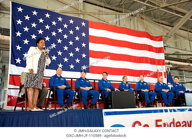 U.S. Rep. Sheila Jackson Lee (D-TX) addresses a large crowd of well-wishers at the STS-127 crew return ceremony on Aug. 1