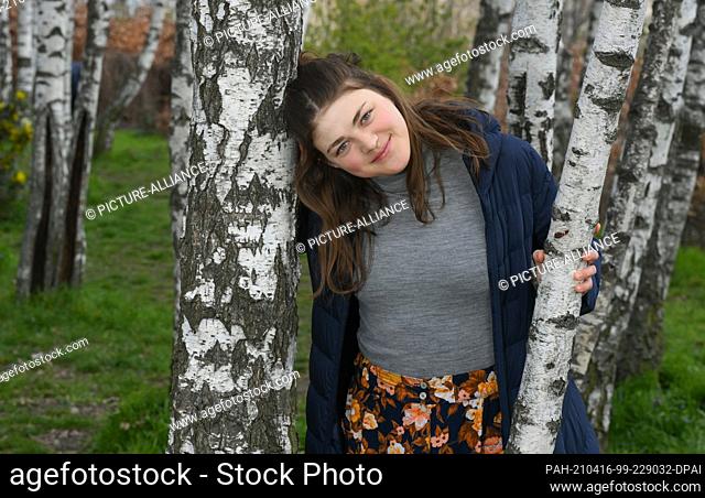 15 April 2021, Berlin: Actress Johanna Polley on a walk with her dog Liza in her neighborhood in Prenzlauer Berg in Mauerpark