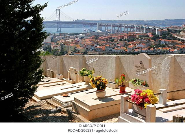 Graves, cemetery, Cemiterio dos Prazeres, Lisbon, Portugal