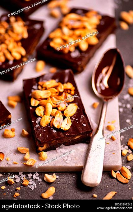 Fit date bars with peanut butter
