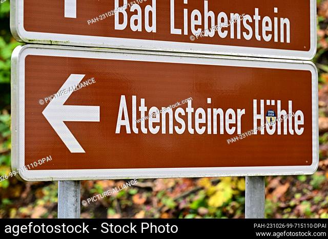 26 October 2023, Thuringia, Schweina: ""Altenstein Cave"" is written on the tourist sign just before the reopening of the Altenstein Cave