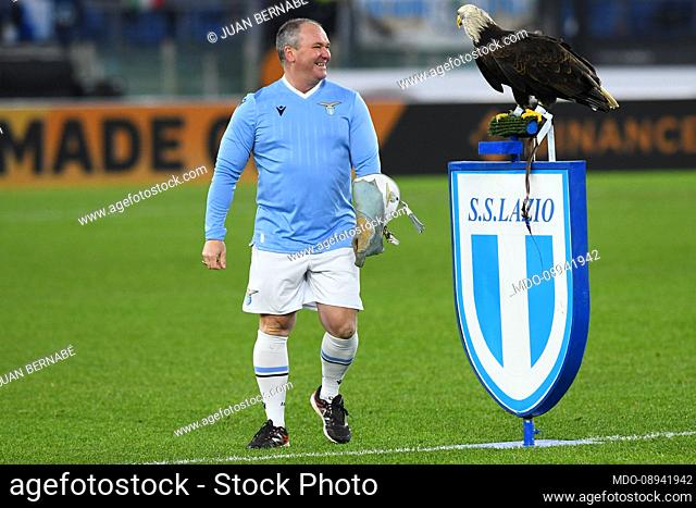 The falconer Juan Bernabé and the eagle Olimpia during the Lazio-Genoa match at the stadio Olimpico. Rome (Italy), December 17th, 2021