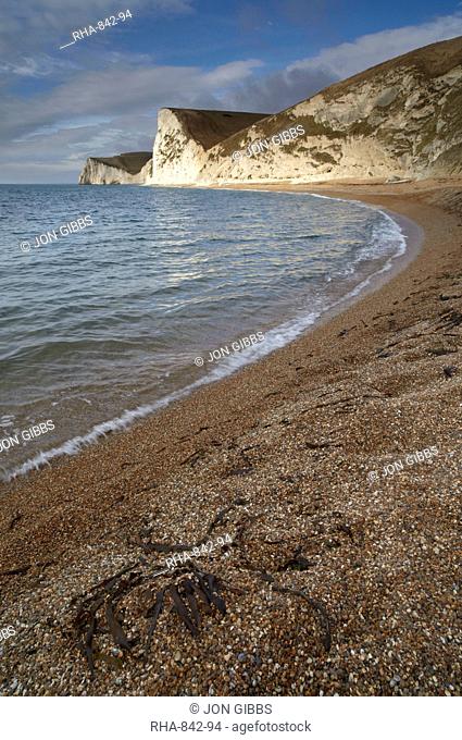 Looking towards Swyre head and Bat head from the beach at Durdle Door, Jurassic Coast, UNESCO World Heritage Site, Dorset, England, United Kingdom, Europe