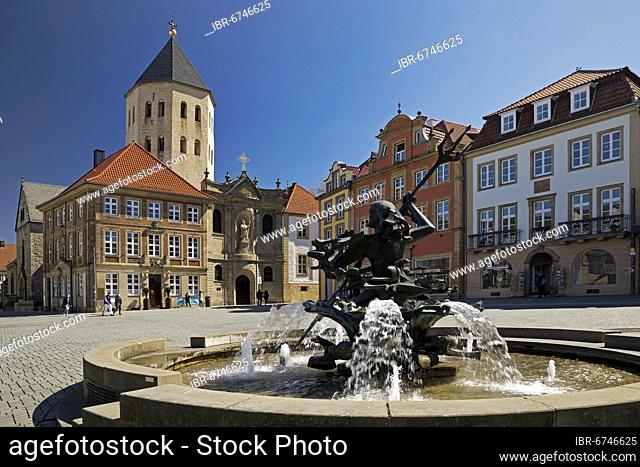 Market with Gaukirche Sankt Ulrich and Neptun Fountain, Paderborn, East Westphalia-Lippe, North Rhine-Westphalia, Germany, Europe