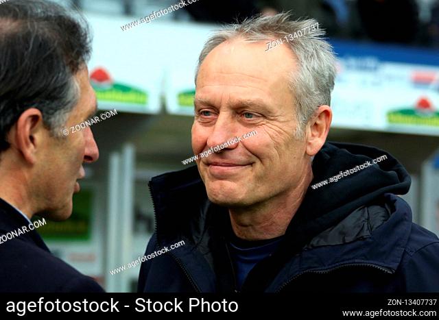 Trainer Christian Streich (Freiburg) im Gespräch mit Trainer Bruno Labbadia (VfL Wolfsburg),  1. BL: 18-19: 21. Sptg. - SC Freiburg vs