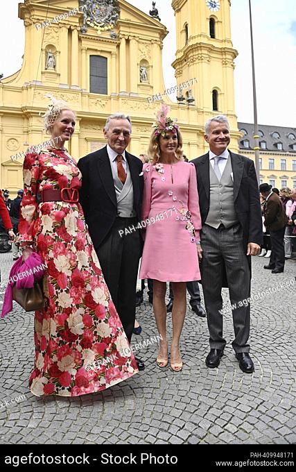 Duke Max in Bavaria (2nd from left) with daughter Marie von Wuerttemberg (2nd from right). Li: Duchess Elisabeth in Bavaria with her husband Daniel Terberge...