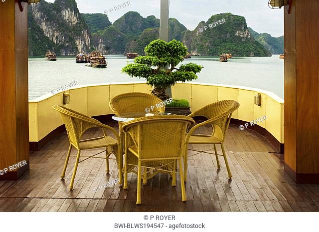 luxurious cruise, Halong bay, Vietnam
