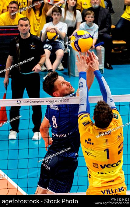 Roeselare's Matthijs Verhanneman and Modena's Bruno Mossa De Rezende fight for the ball during a volleyball match between Knack Roeselare and Modena