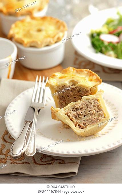 Individual minced meat pie