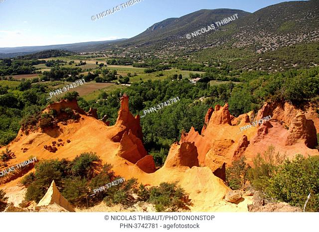 France, Provence Alpes Cote d'Azur, department of Vaucluse (84), Natural park of Luberon, Rustrel, Colorado of Rustrel, (or Provencal Colorado)