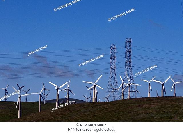 Altamont pass wind farm, 2009, one of earliest in the USA, largest concentration of wind turbines in the world, capacity pof 576 megawatts, installed in 1970's