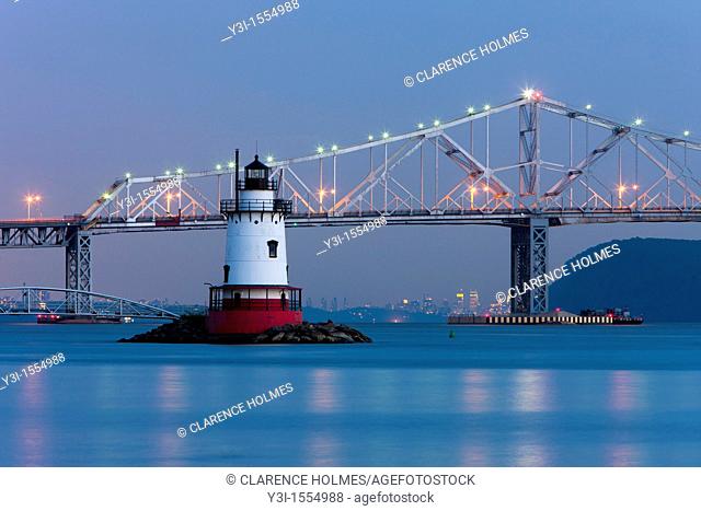 Twilight view of the Tarrytown Lighthouse and Tappan Zee Bridge on the Hudson River near the village of Sleepy Hollow, New York