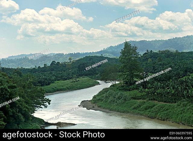 Danum Fluss, Danum Tal Schutzzone (Danum Valley Conservation Area), Sabah, Borneo, Malaysia / Danum river, Danum Valley Conservation Area, Sabah, Borneo
