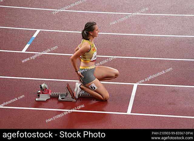 03 September 2021, Japan, Tokio: Paralympics: Athletics, 400 meters, T38- standing, women's preliminary heat, at the Olympic Stadium