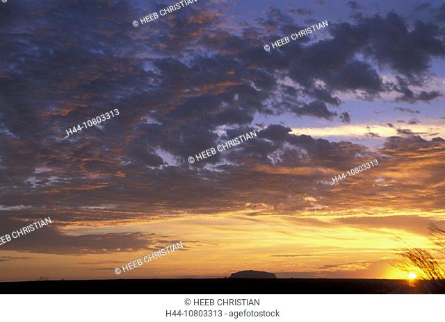 Australia, Ayers Rock, Northern Territory, Red Centre, Uluru Kata Tjuta, national park, sunset, clouds, sky, landsca