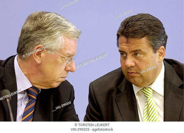 Dr. Klaus Rauscher, CEO of Vattenfall Europe AG, together with Sigmar Gabriel ( SPD ), federal minister for environment and nuclear safety