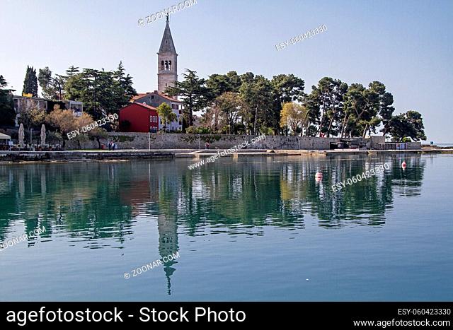 Das kleine idyllische Fischerdörfchen Novigrad an der istrischen Westküste liegt auf einer Halbinsel