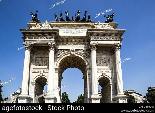 Arco della Pace/Porta Sempione (Arch of Peace). Piazza Sempione, Milan, Metropolitan City of Milan, Lombardy, Italy, Europe