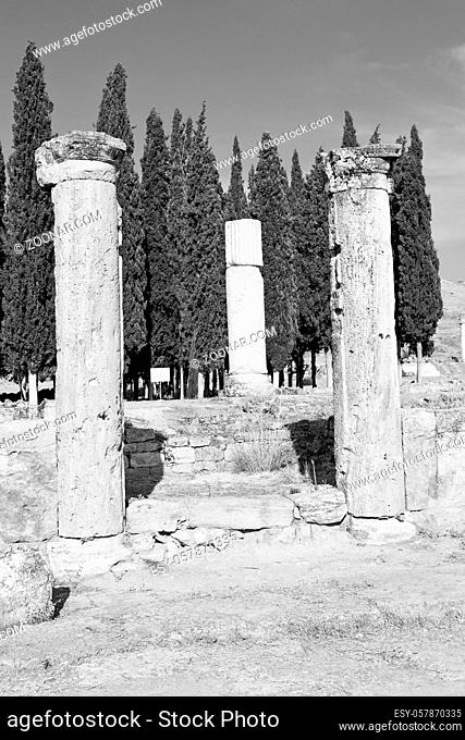 pamukkale  old   construction in asia turkey the column and the roman temple