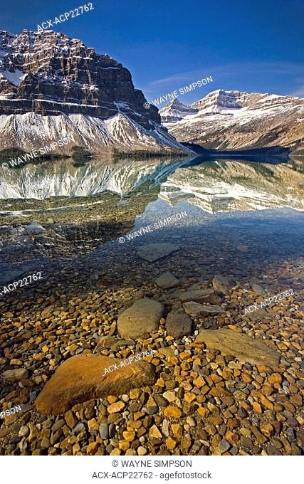 Bow Lake and Crowfoot Mountain in the fall in Banff National Park, Alberta, Canada