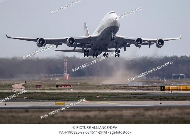 25 March 2019, Hessen, Frankfurt/Main: A Lufthansa passenger aircraft rolls to its parking position at the airport. Due to ongoing software problems at Deutsche...