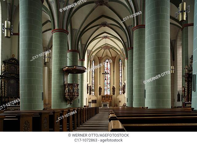 Germany, Attendorn, Bigge, Sauerland, Nordrhein-Westfalen, Pfarrkirche Sankt Johannes Baptist auch genannt Sauerlaender Dom, katholische Kirche, Innenaufnahme